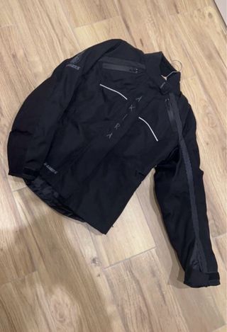 Chaqueta de moto negra