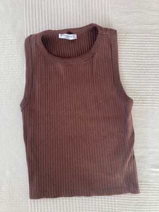 camiseta básica sin mangas Stradivarius S