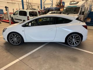 Opel Astra OPC 2014