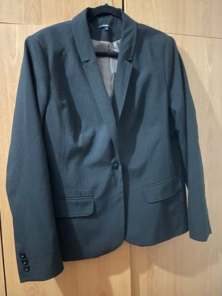 Americana Kiabi Negra Talla 48