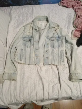 Chaqueta vaquera desgastada