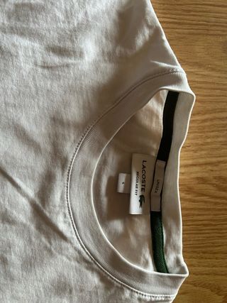 Camiseta Lacoste Blanca.
