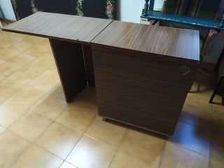 Armario mesa extensible con ruedas 