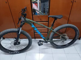 Bicicleta Trek Roscoe 6 2023