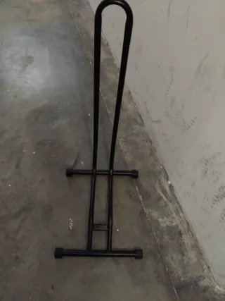 Soporte de suelo para bicicleta