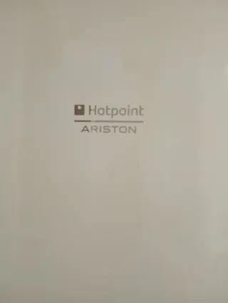 Nevera Ariston Hotpoint color blanca.
Energía A+.
