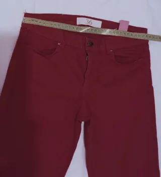 Pantalón rojo talla S/36