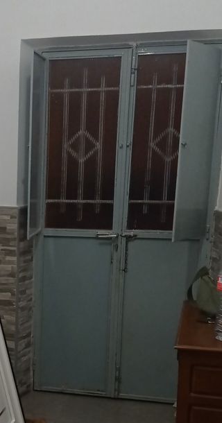Puerta de hierro