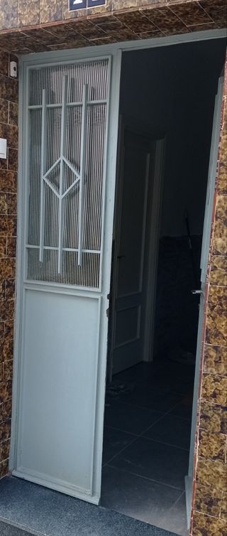 Puerta de hierro