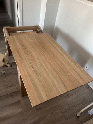 Mesa de comedor de madera