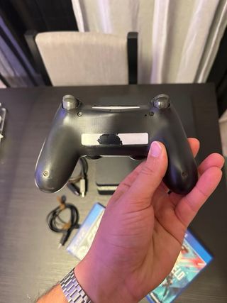 PS4 Slim 500GB Negra + 3 Juegos