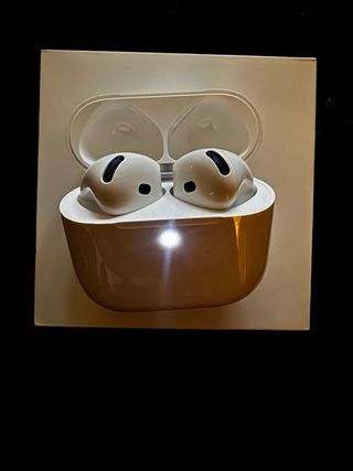 AirPods 4 ANC