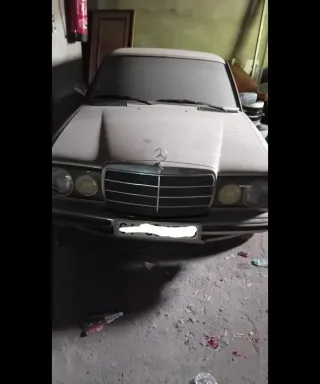 Mercedes 230E (W123) año 1982 - Coche Clasico 