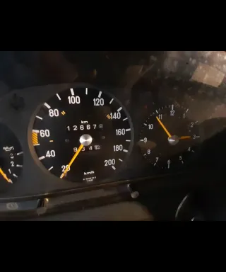 Mercedes 230E (W123) año 1982 - Coche Clasico 