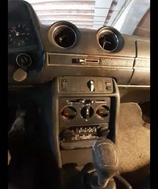 Mercedes 230E (W123) año 1982 - Coche Clasico 