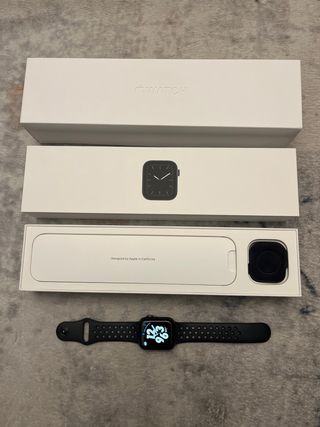 Apple Watch Series 5 Space Gray Nike 
