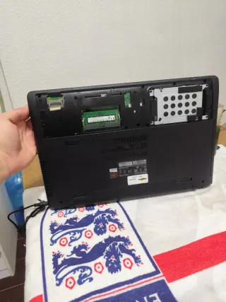 Portátil Asus i5 7ª Gen GTX 950M 12GB RAM