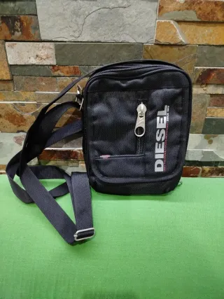 Bolso Diesel Negro Peq 20ancho X 25
Largo original