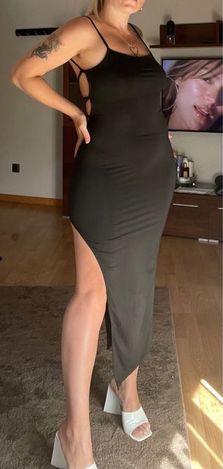 Vestido largo negro con abertura
