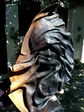 Máscara de cuero artesanal