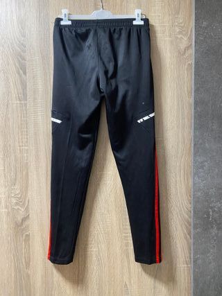 Dos pantalones chandal futbol 