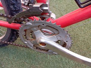 Bicicleta montaña/carretera roja