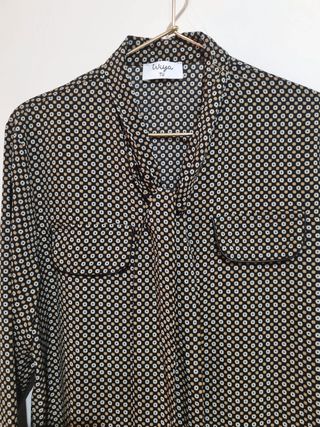 Wiya T M Camisa con corbata negra, marrón claro y