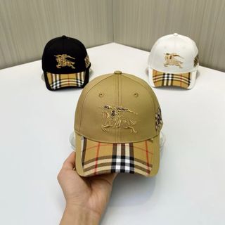 Gorra Burberry Beige, Blanca y negra