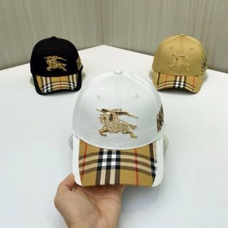 Gorra Burberry Beige, Blanca y negra