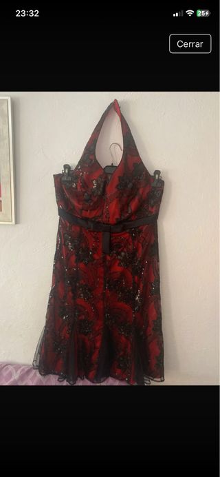 Vestido de fiesta rojo y negro