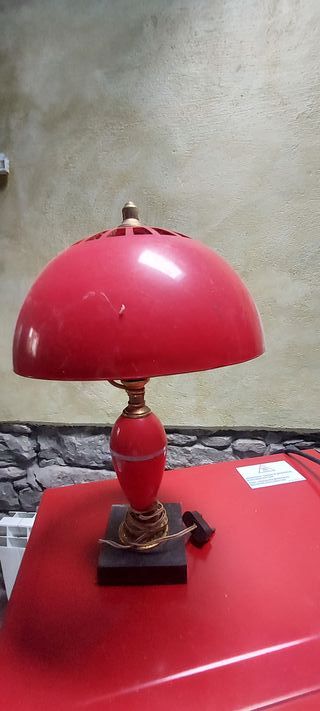 Lámpara Vintage Roja y Dorada