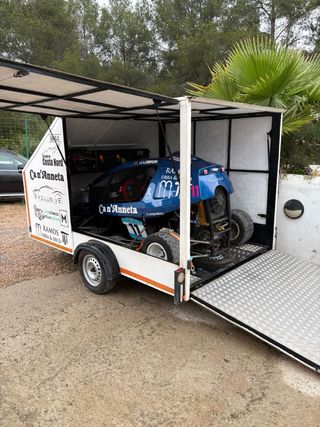 Carcross con remolque cerrado
