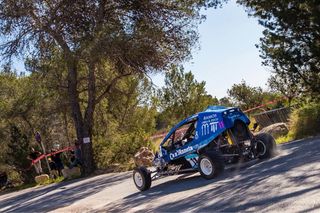 Carcross con remolque cerrado