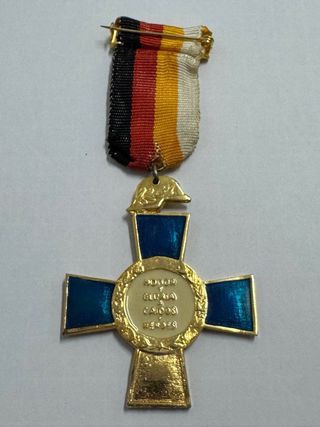 Medalla 25 años Paz Franco