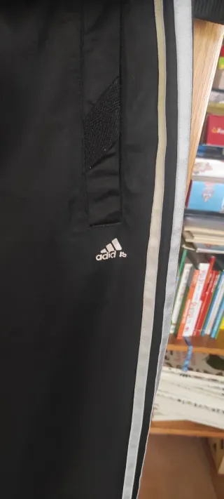 Chaqueta Adidas Negra y Gris