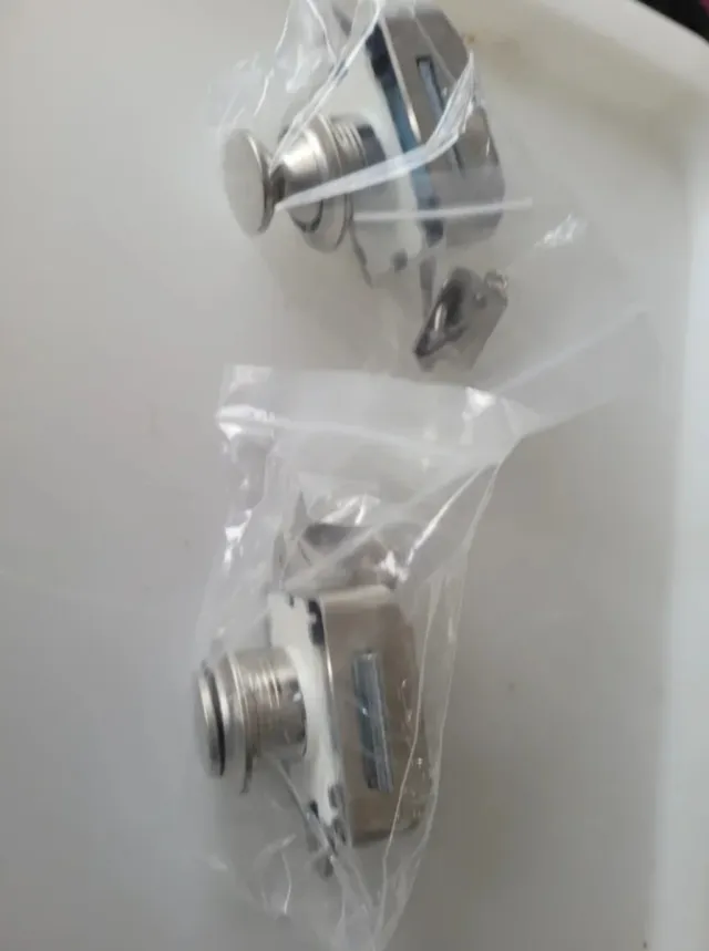 Cierre armario camper tipo push