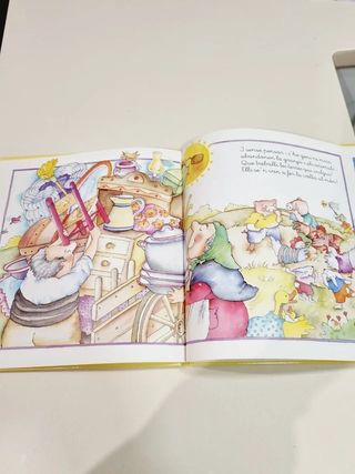 Les Gallines Pintores llibre infantil. En perfecte