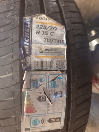 Neumático Michelin 225/70 R15C 112/110S
1 unidad 