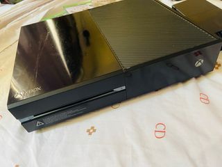 Xbox One Negra con Mando