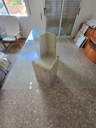 Mesa de comedor cristal y piedra