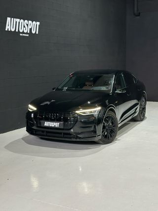 Audi Q8 E-Tron (2021)