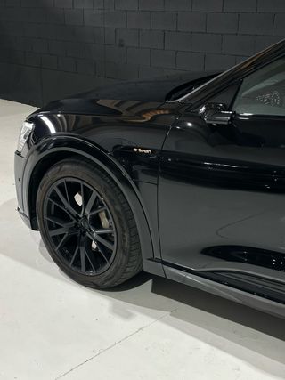 Audi Q8 E-Tron (2021)