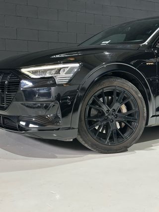 Audi Q8 E-Tron (2021)