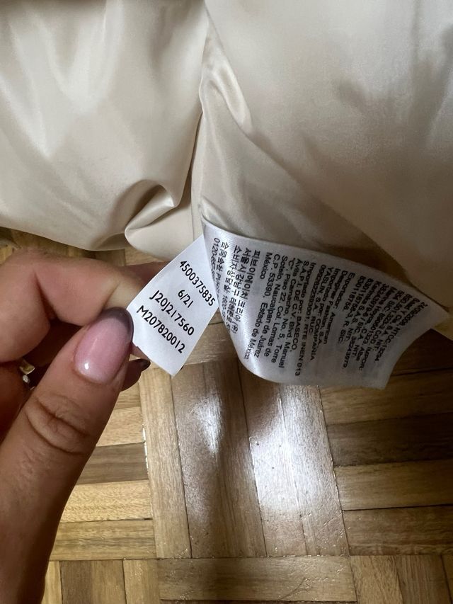 Abrigo Calvin Klein Plumas Nailon Reciclado Beige