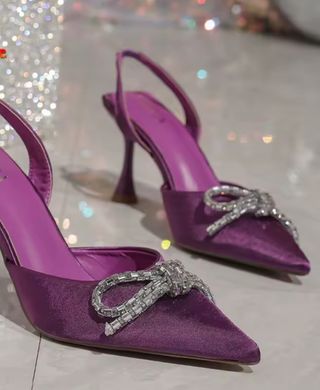 Zapatos morados lazo pedrería