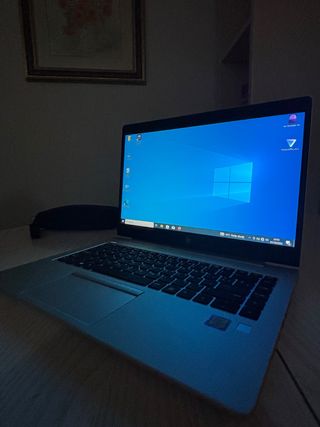 HP EliteBook Portátil Plata y Negro