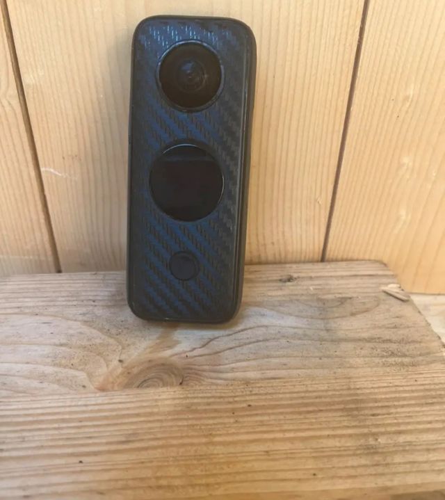 Insta360 X2 con accessori