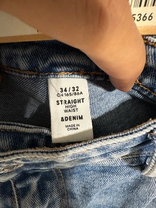 Pantalón vaqueros rotos denim mujer H&M (Talla 42)