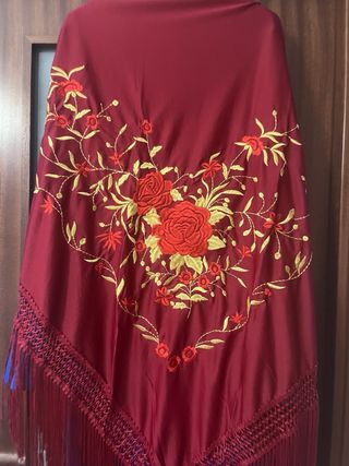Mantón Flamenco Buganvilla Bordado Rojo