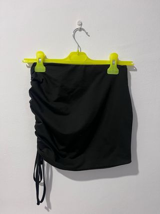 Conjunto top y falda negro fruncido